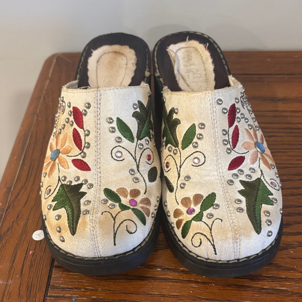 Vintage Embroidered Clogs